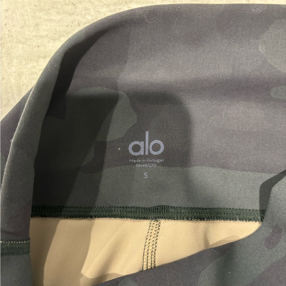 Alo Yoga Camo Leggings